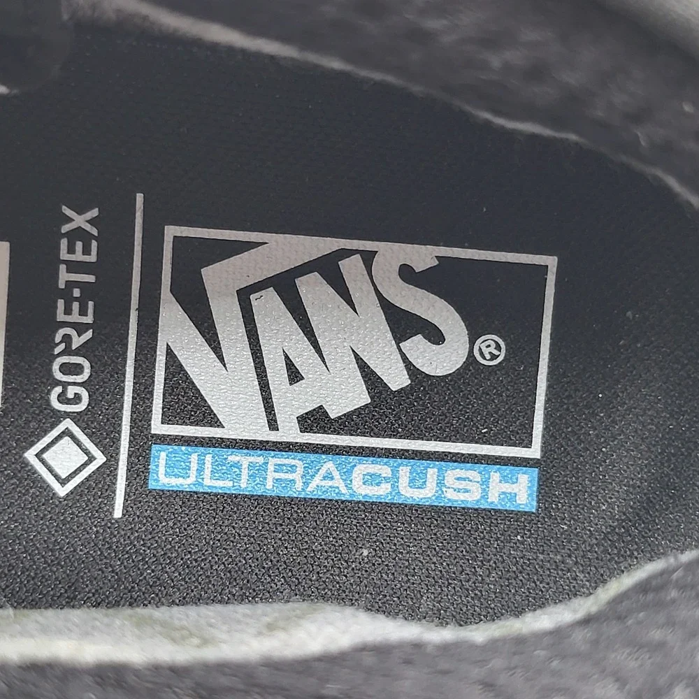 Vans Half Cab MTE GORE-TEX Men's 6.5 Womens 8 Black Gum Skate Shoes VN000CVMB9M1
